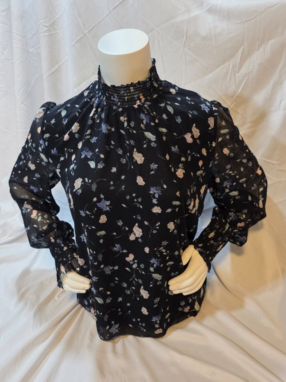 NWOT Aritzia Wilfred Alexis Blouse - Spring Medley Black Size M - Picture 3 of 9